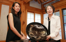 한국 인간문화재가 만든 공예품, 유럽서도 통했다