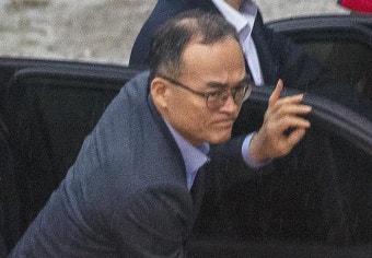 문무일 환송식에 결국 불참한 윤석열