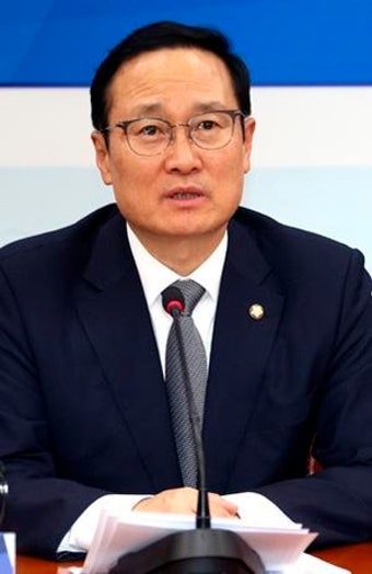 고민하던 與,  결국 정개특위長 선택⋯사개특위長은 한국당이