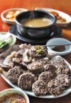 저렴하지만 영양학적으로 완벽한 한 끼… 한여름 박고지 씹는 듯 질박한 순대