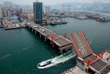 부산 명물 영도대교 도개 멈추나... 진동 국제안전기준 7배 초과