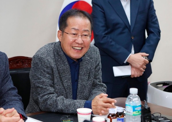 홍준표, 하와이에서 휴식…김대식 의원은 하와이 방문 거절
