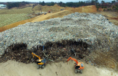 대통령 지시 후 쓰레기山 60% 처리… 아직 48만t 남았다