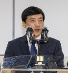 이성윤 중앙지검장 취임식…검찰권 행사 절제 필요