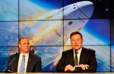 스페이스X, 캡슐 비상탈출 시험 성공… 우주行 이정표