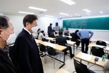 과천 신천지 예배 참석자 215명 증상 있다... 경기도 조사 결과