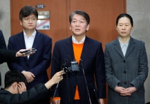 안철수, 지역구 후보 안내고 비례만 공천… 사실상 통합당으로 反文 단일대오 구축