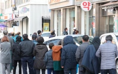주중에 놓친 마스크 주말에 산다....문 연 곳·재고 물량 확인해야
