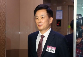 '박근혜 메신저' 유영하, 미래한국당 공천 면접… 