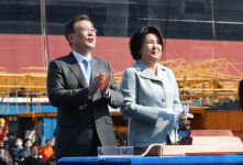 거제 찾은 文, 충무공처럼 12척 배로 해운 위상 되살릴 것