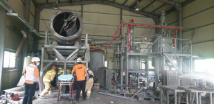 [2보]함안군 공장 폭발사고 작업자 3명 구조