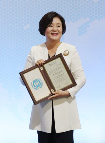 김정숙 여사, “국경없는 백신연대에 함께해달라”