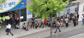 고용센터 아침부터 수십m 줄… 언제까지 기다리란거냐 분통