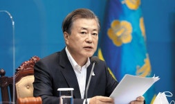 안경 안 쓴 文대통령