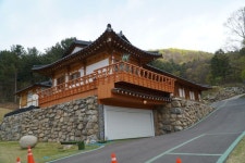 허경영의 ‘하늘궁’ 코로나에 공격당했다