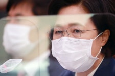 추미애 “윤석열 ‘文이 임기 지키라 했다’ 발언 부적절”