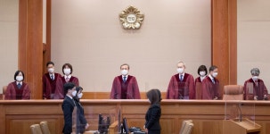 헌재 “약국 개업 약사·한약사만 되고, 사무장은 안된다” 전원일치 합헌