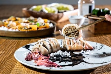 냉동 만두로 꽉~ 채운 통오징어… 양파 올린 가리비도 ‘꿀맛 안주’