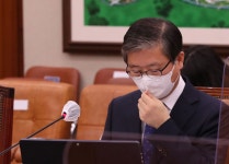 김군母 오열에…변창흠 “마음에 빚 졌다” 심상정 “그런 사과갖곤 안돼”