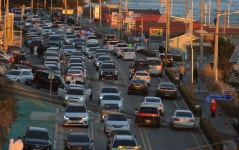해맞이 명소 폐쇄하자… 해안도로에 車 바글바글
