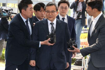 “‘김학의 불법 출금’ 이규원 검사, 윤석열 대형오보 기사 취재원”