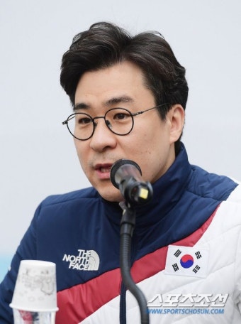 김선택 감독, 안현수 코치, 임효준…中 쇼트트랙팀은 제2 한국팀?