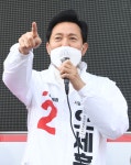 오세훈 “文치매, 그런말도 못하나”…진중권 “당선 되려면 닥치라”