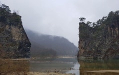 정세균, 강력한 대권 후보 될까...진안 선영 가보니