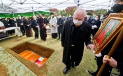 弔鐘 울리는 가운데 명동성당 떠나... 故 정진석 추기경 장례미사 봉헌