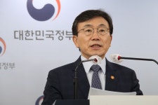 백신 1차 접종자,  7월부터 실외 노마스크 6월부터 10명까지 가족 모임