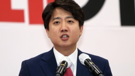 SNS에 얀센 예약 인증샷 열풍... 이준석·전용기 등 30대 정치인도 동참