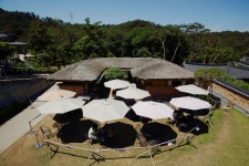 퇴근길 버스 타고 한옥에 체크인… 기와 지붕 아래 고즈넉한 서울이 펼쳐졌다