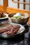 한우와 곰취가 화음 이룬 맛... 슈베르트의 현악4중주 같네
