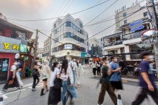 “가로수길은 뻔한 프랜차이즈뿐… 압구정 로데오가 제일 ‘힙’하죠”
