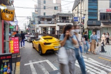 “가로수길은 뻔한 프랜차이즈뿐… 압구정 로데오가 제일 ‘힙’하죠”