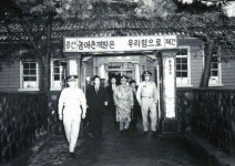 울릉 앞바다에 빠진 박정희, 故 최영섭 대령이 몸 날려 구했다