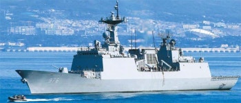 300명 파병 문무대왕함에 백신 0개, 무작위 검사 전원 양성