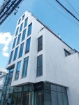 청담동서 눈에 확 띄는 건물… 지하가 더 넓고 화려합니다
