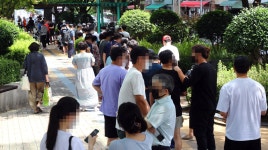 오후 9시 1681명 확진, 이미 최다 경신…내일 1800명 안팎 될 듯