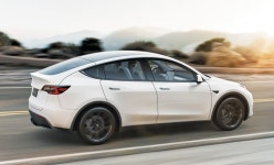 과감한 오토파일럿… 굴곡 심한 곡선주행도 거뜬