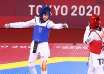 한글로 ‘기차 하드, 꿈 큰’… 스페인 태권도 은메달 그녀가 띠에 쓴 뜻은