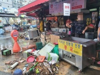 “차바 태풍 악몽 떠올라” 또 흙탕물 범벅 된 울산 태화시장