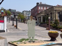 타임머신 대신 스마트폰 들고 떠났다… 19세기 ‘이방인들의 아지트’ 제물포 항구로