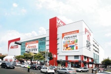 창고형 할인점 줄이던 롯데, 확 늘린다