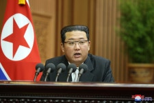 김정은 “10월 초 남북 통신연락선 복원…美의 적대정책은 변함 없어”