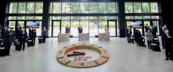 [동서남북] 급발진·과속·역주행 탄소중립 정책