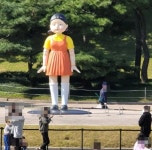 “무궁화 꽃이…” 올림픽공원에 뜬 ‘오징어게임’ 영희