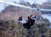 하강 중 짚트랙 끊어졌다... 30대 여성 5m 추락 중상