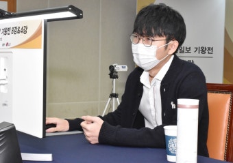 신진서, 숙적 커제 제압...양딩신만 남았다