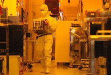 반도체 대란에 부활… DB하이텍, 주문 거절할 정도로 밀려든다